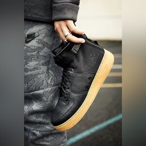 Women’s Nike SF Air Force 1 Mid Black Gum -